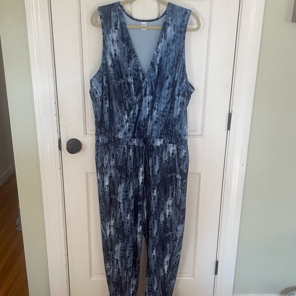 Old Navy Breathe Cross-Front Plus Sleeveless Jumpsuit 2X Navy Tie-Dye - Picture 2 of 12